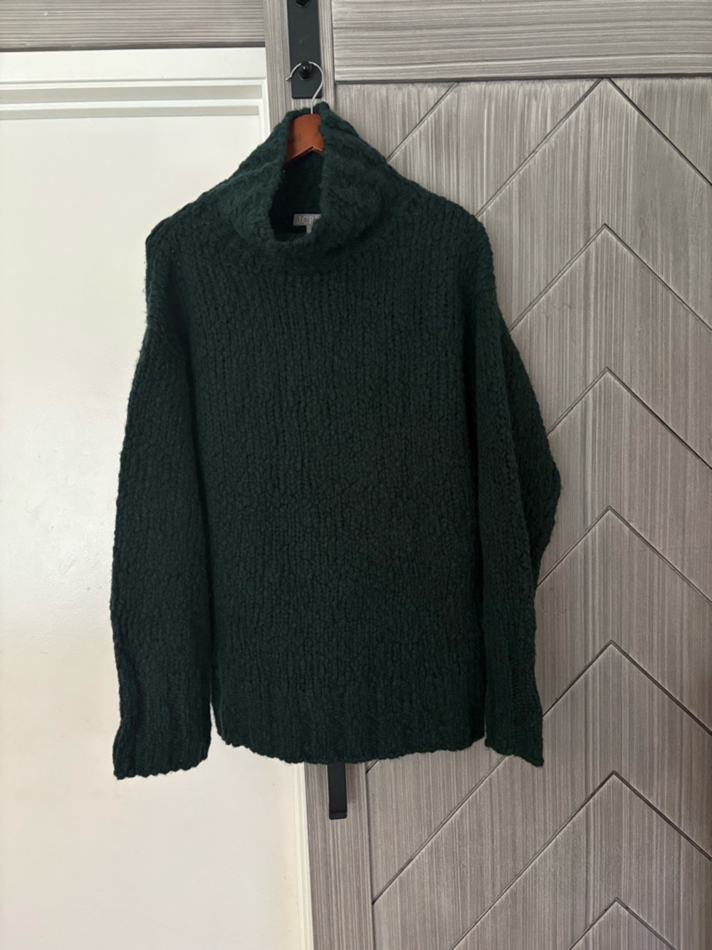 J. Crew Oversized Turtleneck Sweater Textured Yarn Alpaca Wool Pine Green
S/M - Picture 5 of 12